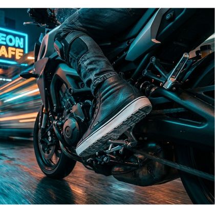 TCX Boots STREET 3 WATERPROOF Moottoripyörälenkkarit - Musta / Valkoinen