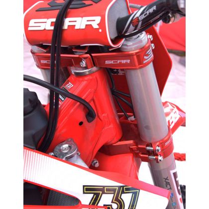 Scar Triple Clamps - Offset 22mm Fork tees - Red