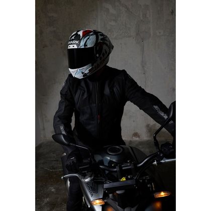 Kask integralny Shark AERON-GP FIM RACING #2 REPLIKA ZARCO SUZUKA 2026 - Czarny / Biały