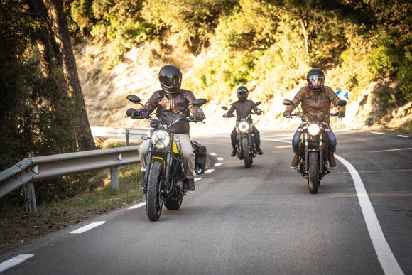 Ni trop chaud, ni trop froid : S&rsquo;équiper pour rouler à la mi-saison