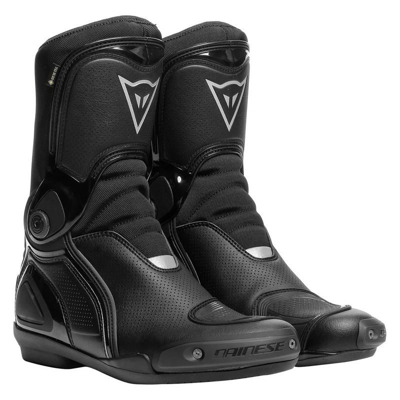 chaussures dainese moto