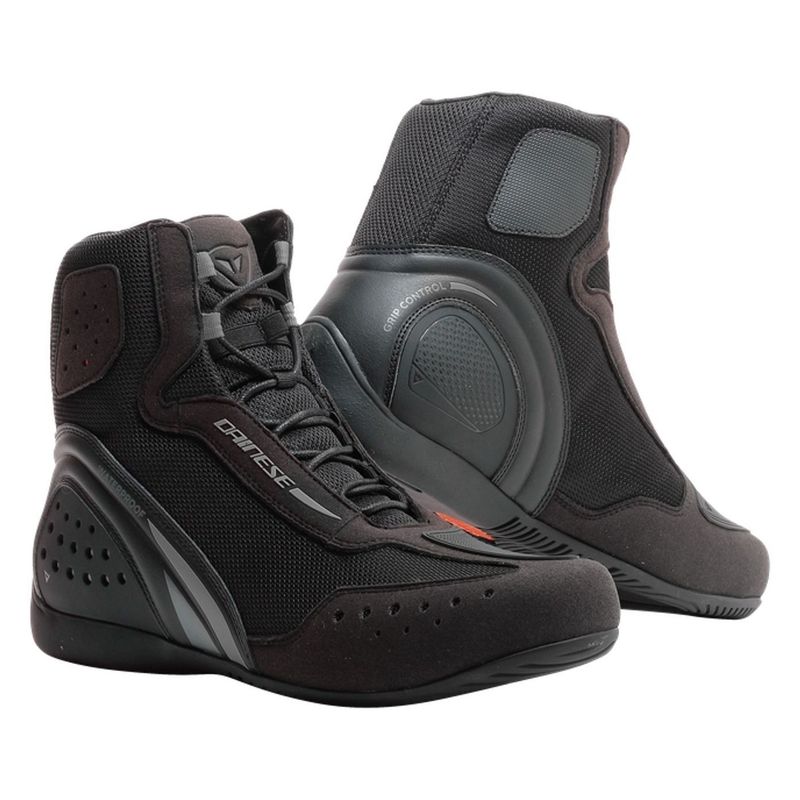 chaussures dainese moto